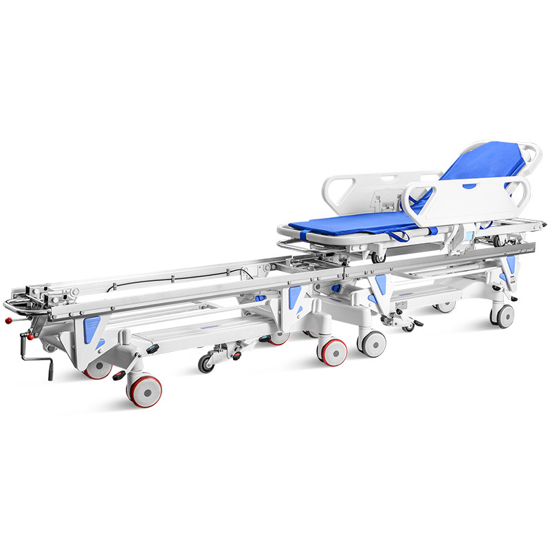 SKB041 في نقالة المستشفى